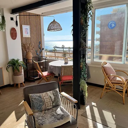 Apartment L'appart-rosas Boheme Chic, Au Bord De La Roses